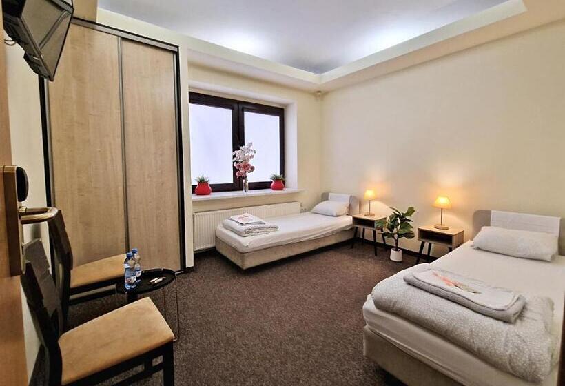 Hostel Helvetia   Privates In City Center And Old Town