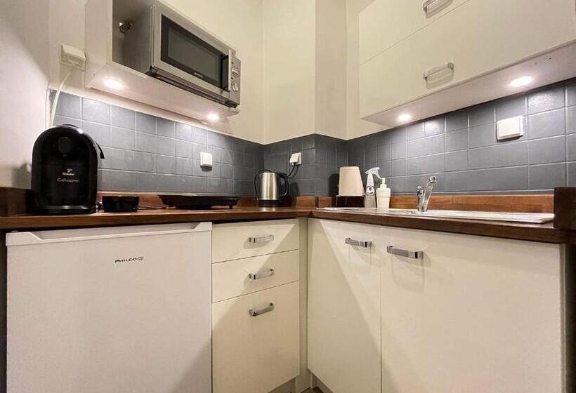 Hostel Helvetia   Privates In City Center And Old Town