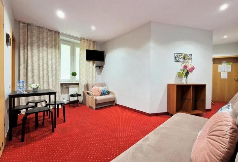 Hostel Helvetia   Privates In City Center And Old Town