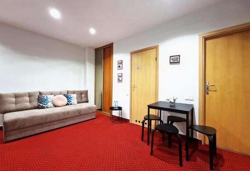 Hostel Helvetia   Privates In City Center And Old Town