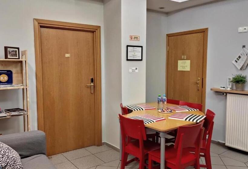 Hostel Helvetia   Privates In City Center And Old Town