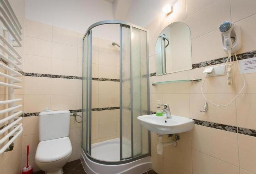 Hostel Helvetia   Privates In City Center And Old Town