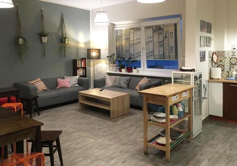 Hostel Helvetia   Privates In City Center And Old Town