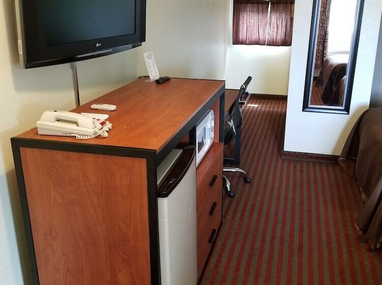 فندق All Seasons Inn & Suites