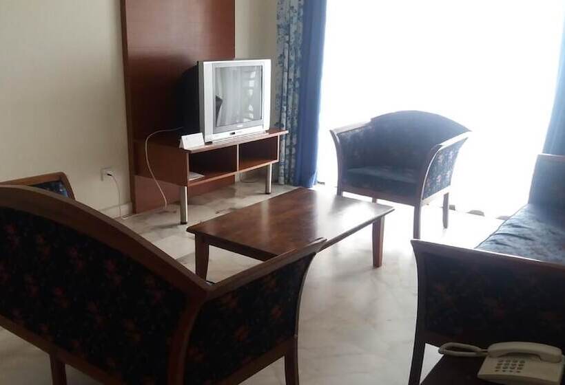 هتل Bayu Beach Resort