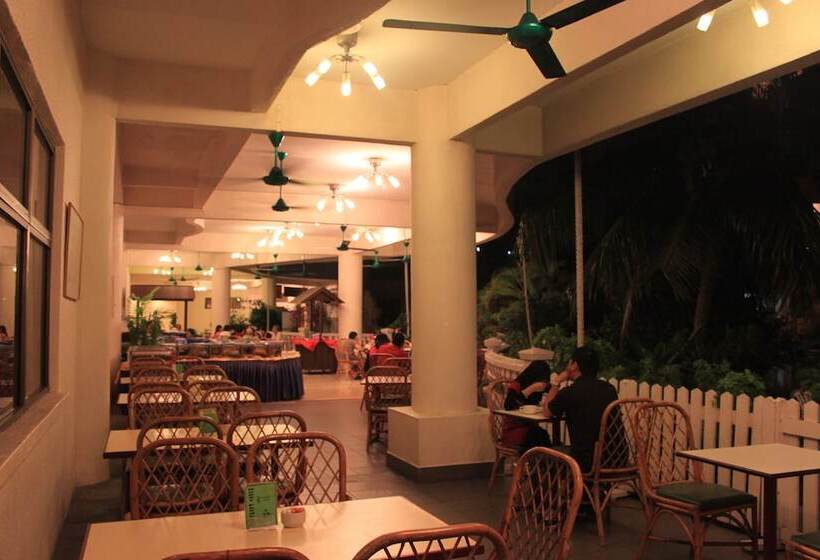 هتل Bayu Beach Resort