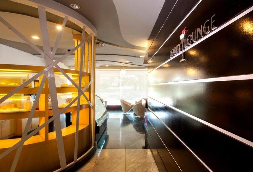 فندق Borneo Royale