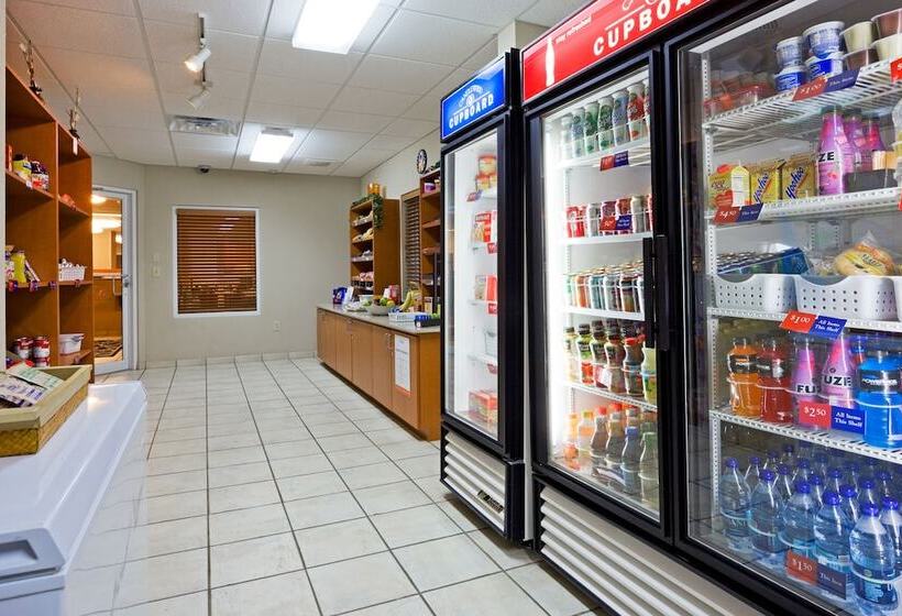 Отель Candlewood Suites Bordentown Trenton, An Ihg