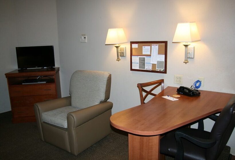 Отель Candlewood Suites Bordentown Trenton, An Ihg