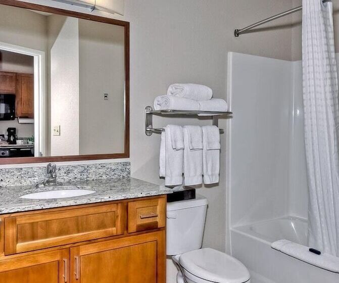 فندق Candlewood Suites Burlington, An Ihg