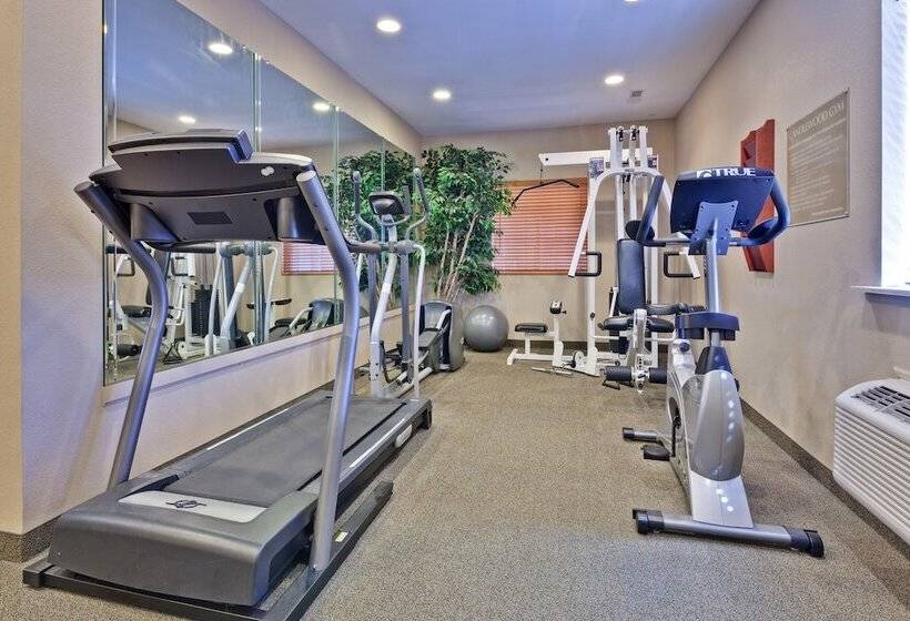 בית מלון כפרי Candlewood Suites Clarksville By Ihg