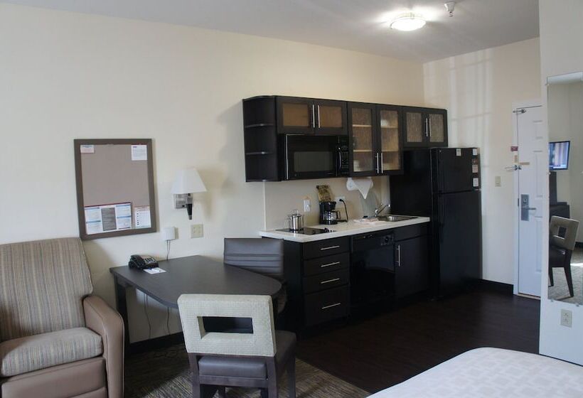 בית מלון כפרי Candlewood Suites Clarksville By Ihg