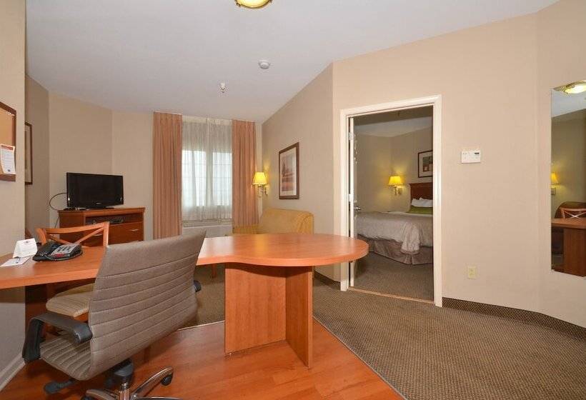 בית מלון כפרי Candlewood Suites Clarksville By Ihg