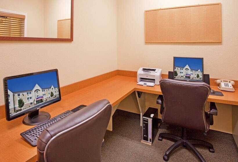 فندق Candlewood Suites Junction City   Ft. Riley, An Ihg