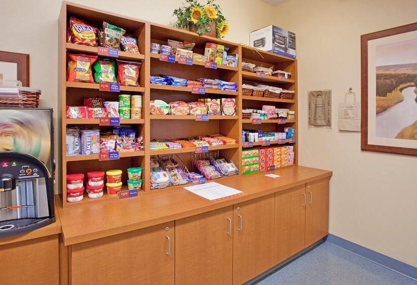 فندق Candlewood Suites Junction City   Ft. Riley, An Ihg