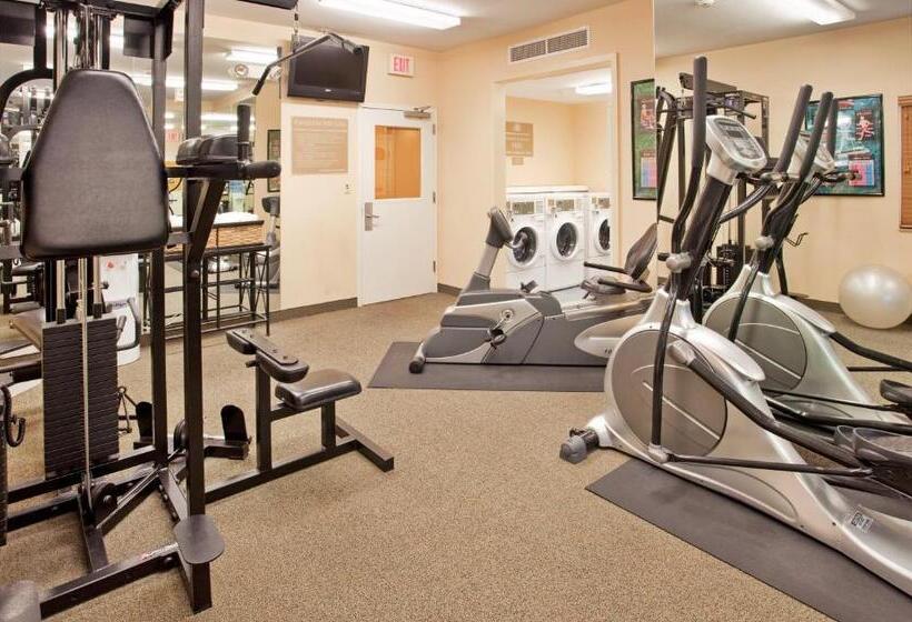 فندق Candlewood Suites Junction City   Ft. Riley, An Ihg