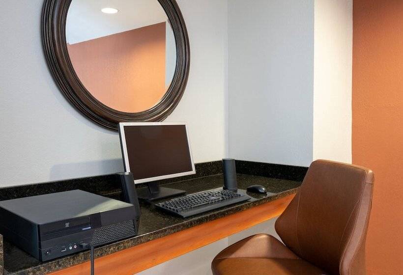 فندق Candlewood Suites Watertown Fort Drum, An Ihg