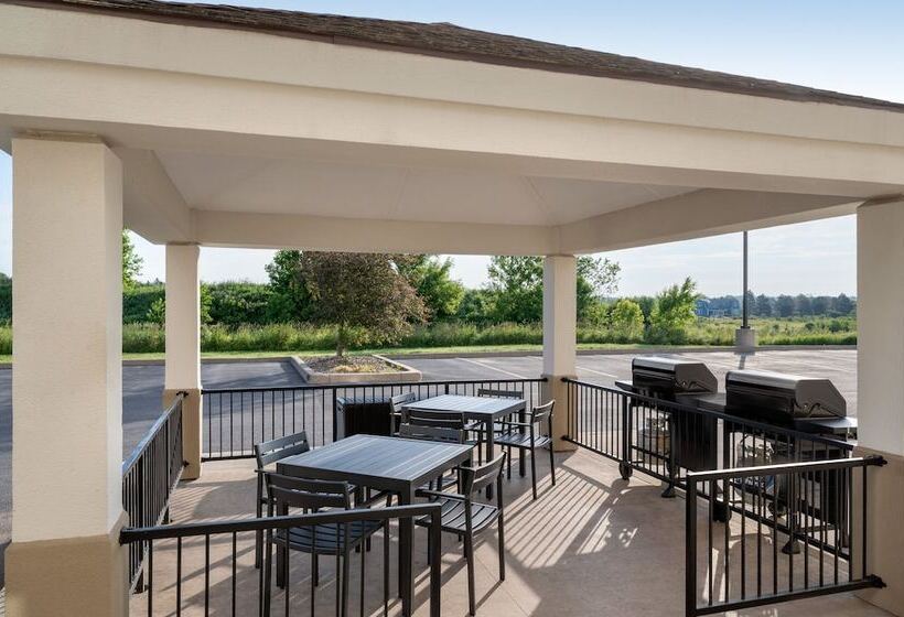 فندق Candlewood Suites Watertown Fort Drum, An Ihg