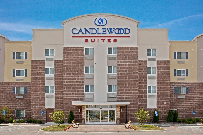 בית מלון כפרי Candlewood Suites Louisville North, An Ihg