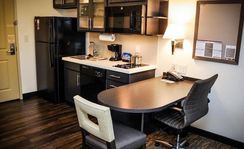 فندق Candlewood Suites Pearl, An Ihg