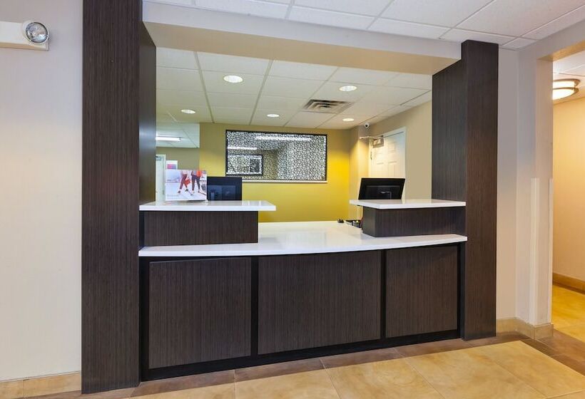 فندق Candlewood Suites Polaris, An Ihg