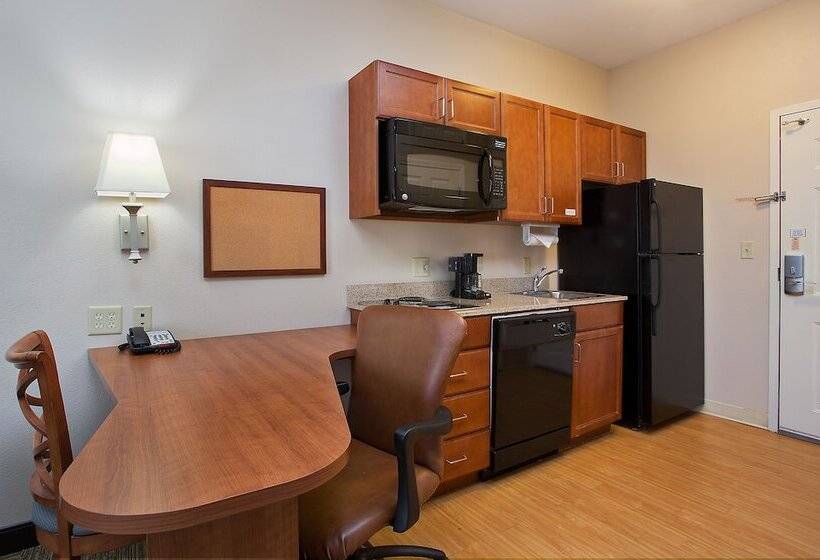 Отель Candlewood Suites Tuscaloosa, An Ihg