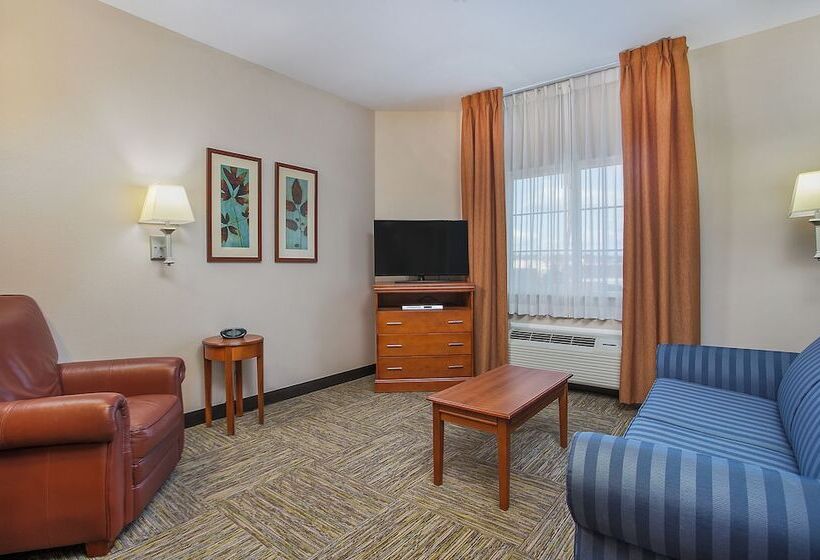 Отель Candlewood Suites Tuscaloosa, An Ihg