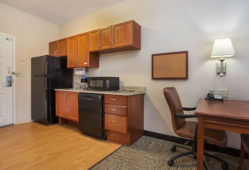 Отель Candlewood Suites Tuscaloosa, An Ihg