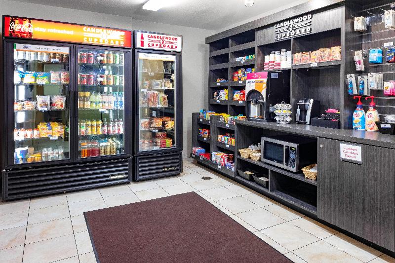 Отель Candlewood Suites Warner Robins, An Ihg