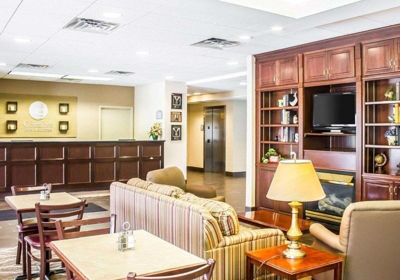 בית מלון כפרי Comfort Inn & Suites