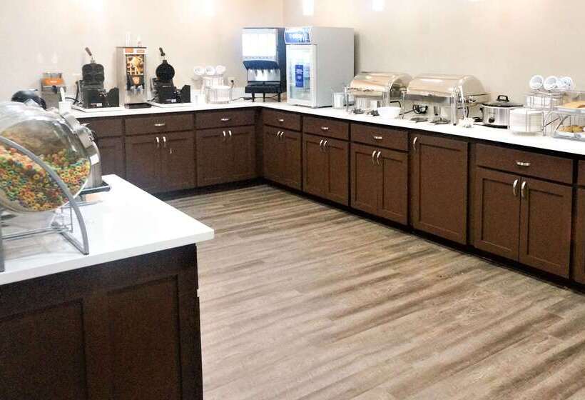 Отель Comfort Inn & Suites Conway