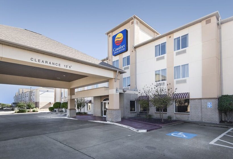 Отель Comfort Inn & Suites Conway