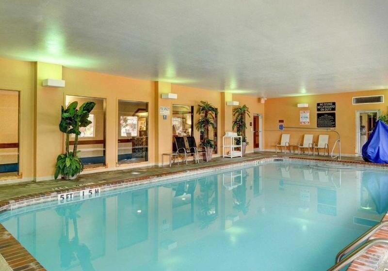 Отель Comfort Inn & Suites Conway