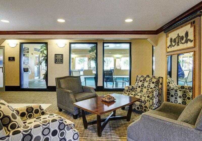 Отель Comfort Inn & Suites Conway