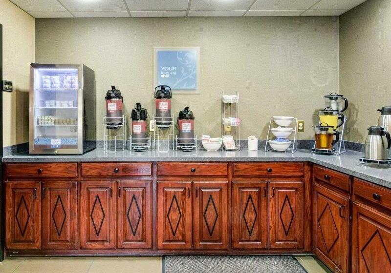 Отель Comfort Inn & Suites Conway