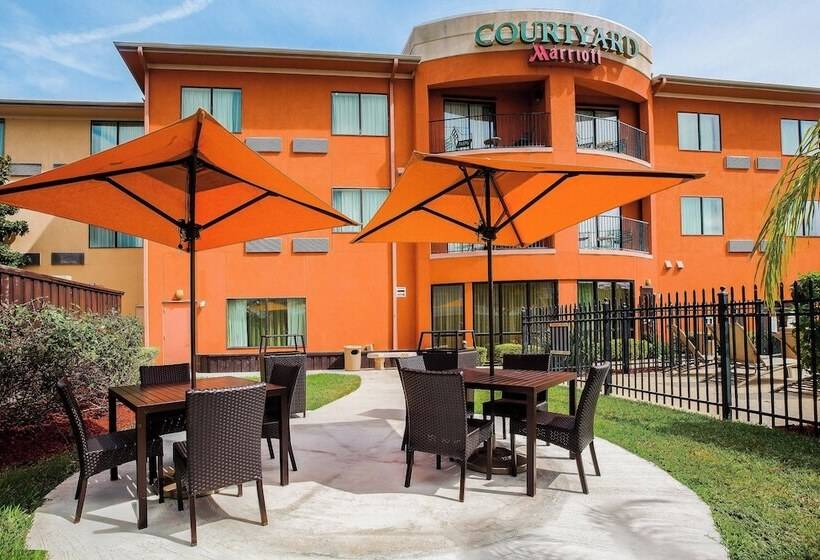 هتل Courtyard By Marriott Corpus Christi