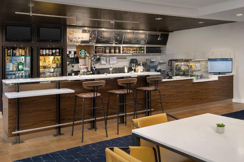 فندق Courtyard By Marriott San Diego Carlsbad
