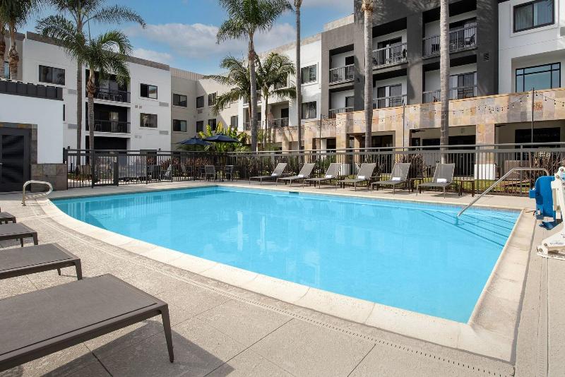 فندق Courtyard By Marriott San Diego Carlsbad