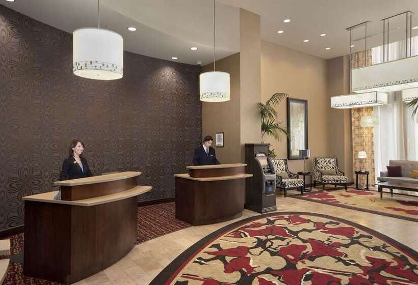 هتل Embassy Suites By Hilton St. Louis Downtown