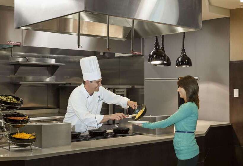 فندق Embassy Suites By Hilton St. Louis Downtown