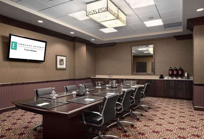 فندق Embassy Suites By Hilton St. Louis Downtown