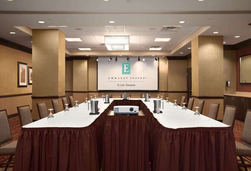 فندق Embassy Suites By Hilton St. Louis Downtown