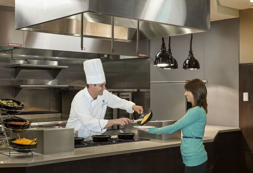 فندق Embassy Suites By Hilton St. Louis Downtown