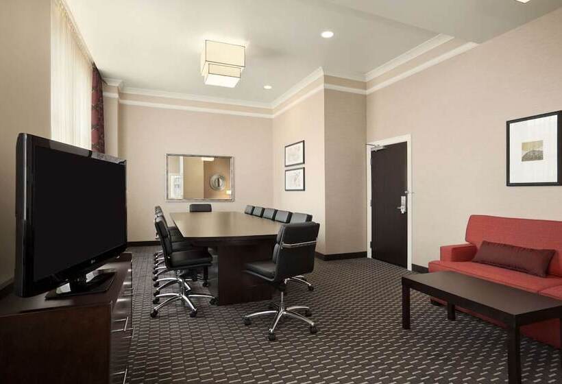 فندق Embassy Suites By Hilton St. Louis Downtown