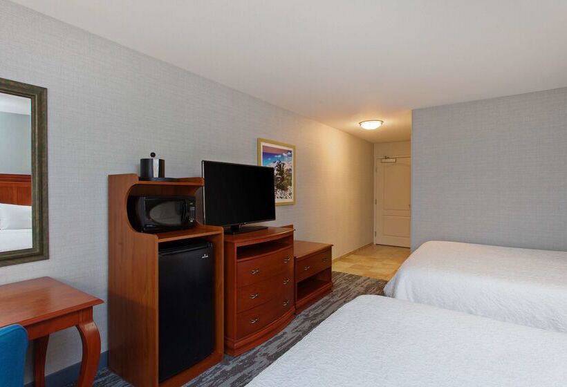 酒店 Hampton Inn & Suites Clovisairport North