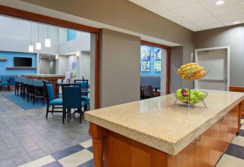 酒店 Hampton Inn & Suites Clovisairport North