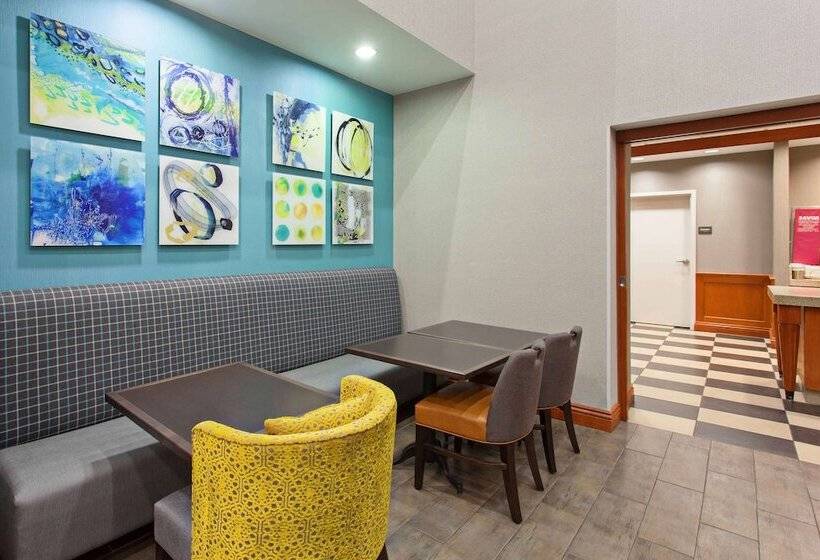 هتل Hampton Inn & Suites Clovisairport North