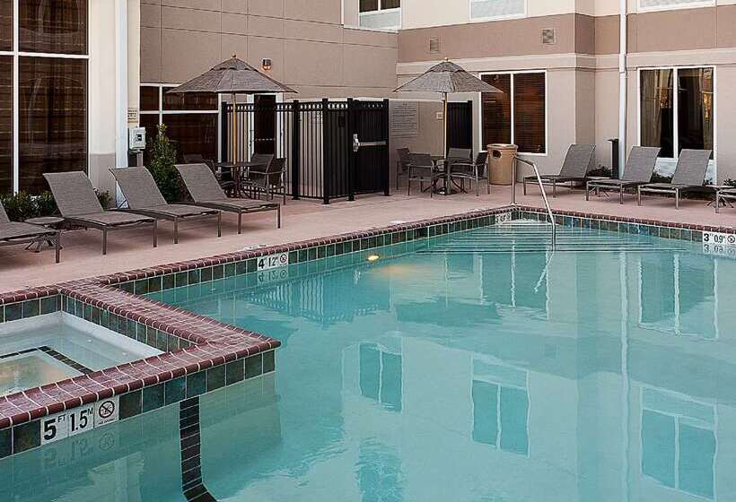 ホテル Hilton Garden Inn El Paso Airport