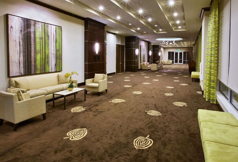 هتل Hilton Garden Inn Raleigh Cary