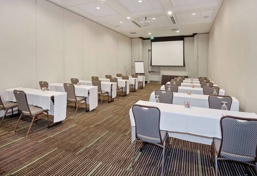 هتل Hilton Garden Inn Raleigh Cary